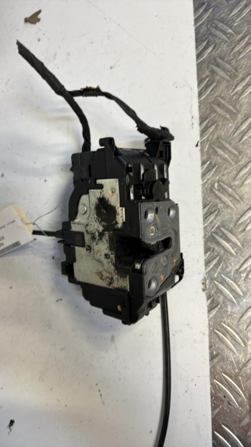 Serrure avant gauche RENAULT MEGANE 3 PHASE 1 Diesel image 1