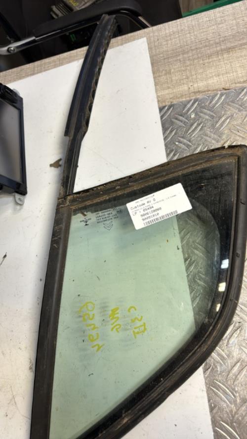 Custode avant gauche (porte) CITROEN C3 2 PHASE 2 Diesel image 1