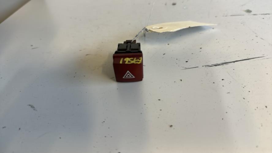 Bouton de warning PEUGEOT 207 PHASE 1 Diesel image 3