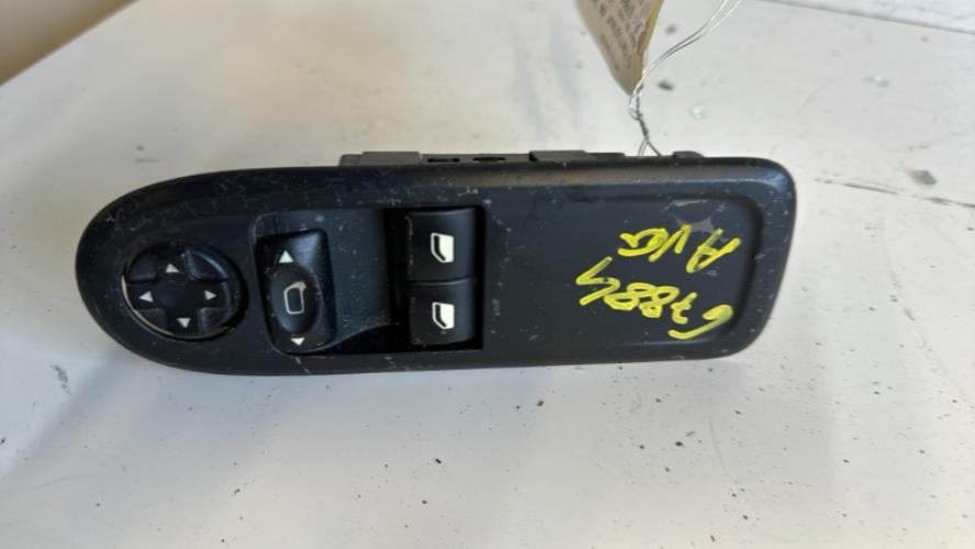 Interrupteur de leve vitre avant gauche PEUGEOT 308 1 PHASE 1 Diesel image 1