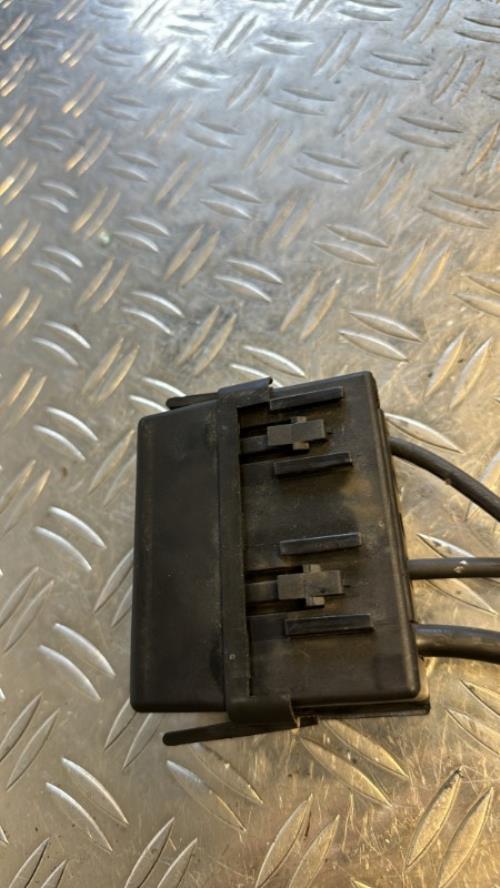 Porte fusible PEUGEOT 207 PHASE 1 Diesel image 2