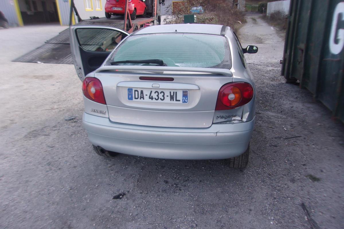 Moteur RENAULT MEGANE 1 PHASE 2 COUPE Diesel image 5