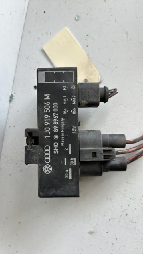 Relais de prechauffage SEAT IBIZA 3 PHASE 1 Diesel image 2