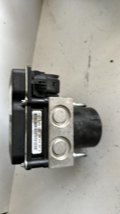 Bloc ABS (freins anti-blocage) VOLKSWAGEN POLO 5 PHASE 1 Diesel image 3