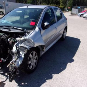 Moteur PEUGEOT 206+ Diesel image 6