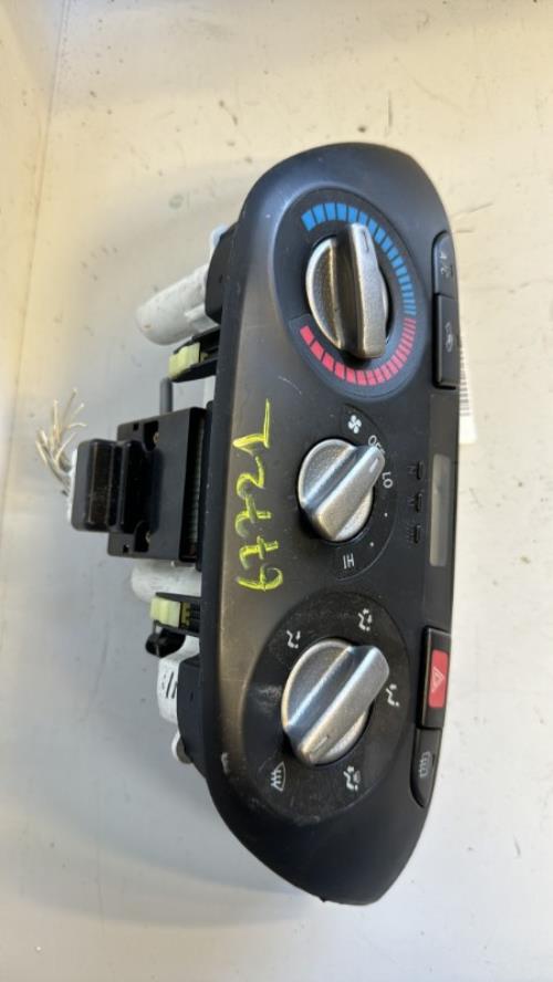 Commande chauffage TOYOTA RAV4 2 PHASE 1 Diesel image 3