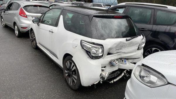 Custode avant droit (porte) CITROEN DS3 PHASE 1 Diesel image 5