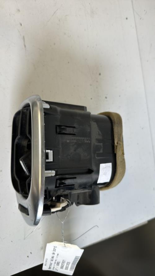 Aerateur tableau de bord CITROEN C3 PICASSO PHASE 2 Diesel image 3