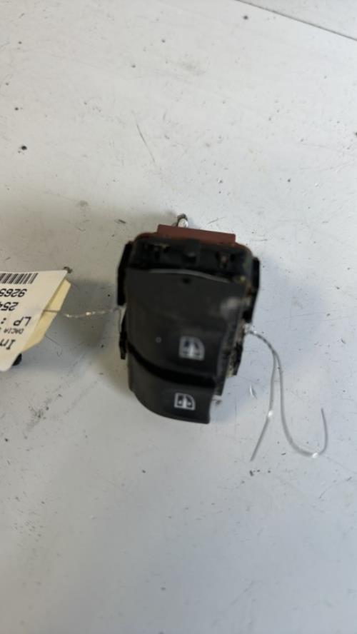 Interrupteur de leve vitre avant gauche DACIA SANDERO 2 PHASE 1 Essence image 2
