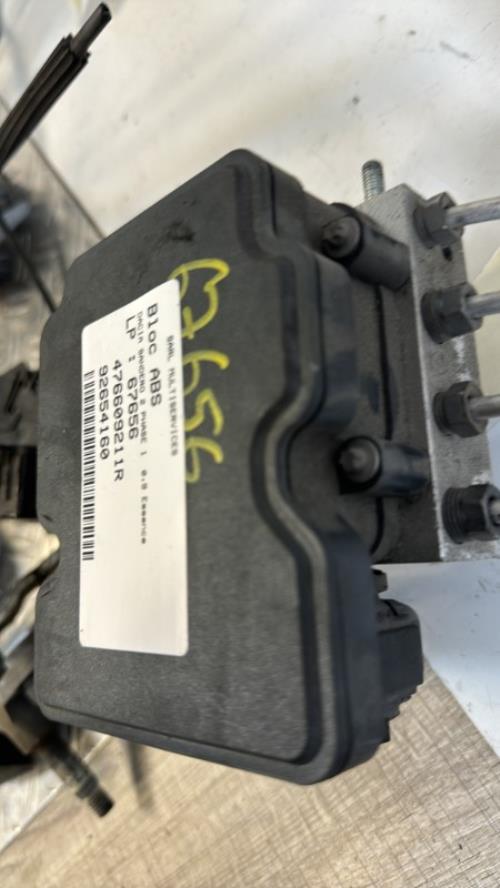 Bloc ABS (freins anti-blocage) DACIA SANDERO 2 PHASE 1 Essence image 3