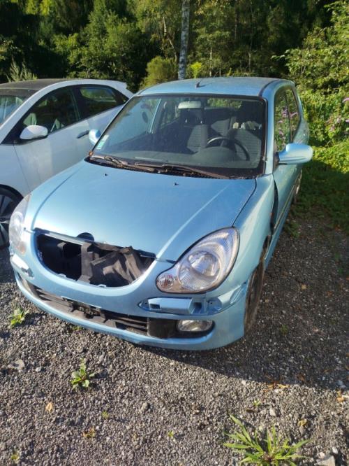 Serrure avant droit DAIHATSU SIRION 1 Essence image 5