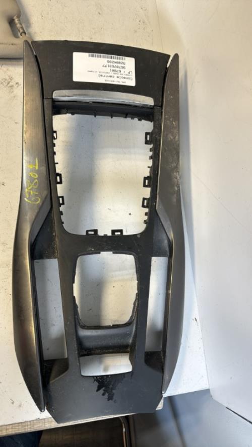 Console central (interieur plastique) CITROEN DS5 PHASE 1 Diesel image 2