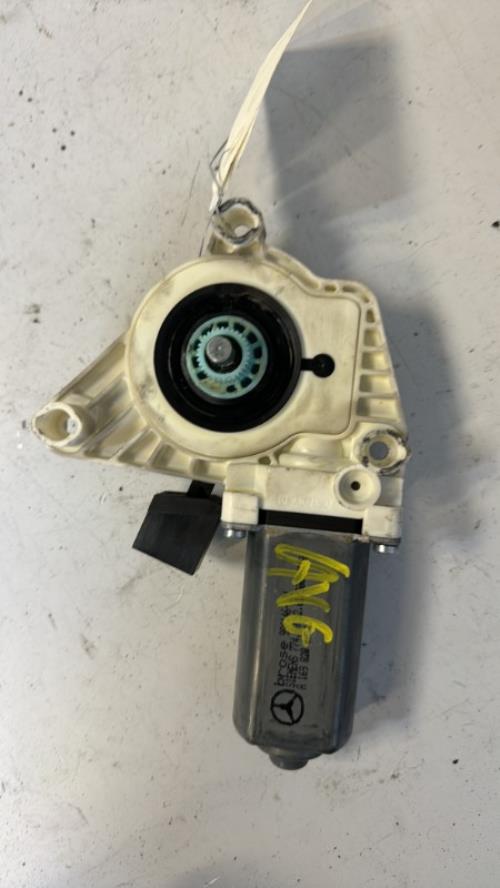 Moteur leve vitre avant gauche MERCEDES CLASSE B 245 PHASE 1 Diesel image 3