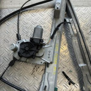 Leve vitre electrique avant droit RENAULT CLIO 3 PHASE 1 Diesel image 1