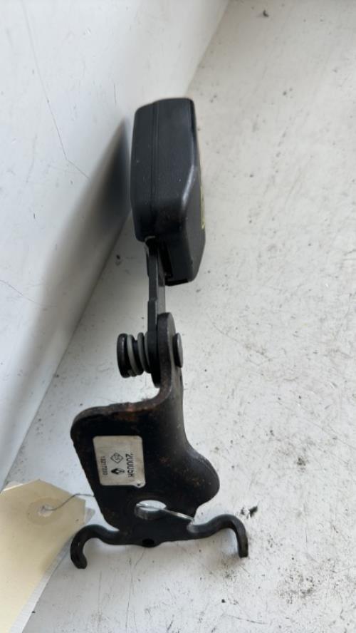 Attache ceinture arriere droit RENAULT MEGANE 3 PHASE 2 BREAK Diesel image 3