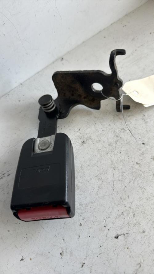 Attache ceinture arriere gauche RENAULT MEGANE 3 PHASE 1 COUPE Diesel image 1