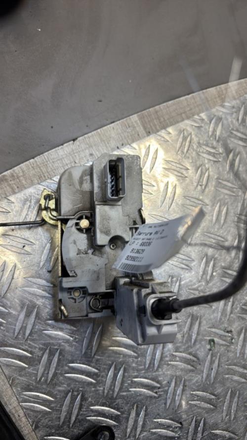 Serrure avant droit PEUGEOT 307 PHASE 2 Essence image 1