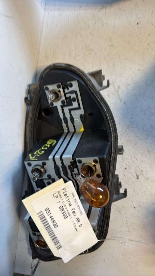 Platine feu arriere droit RENAULT CLIO 3 PHASE 1 Diesel image 1