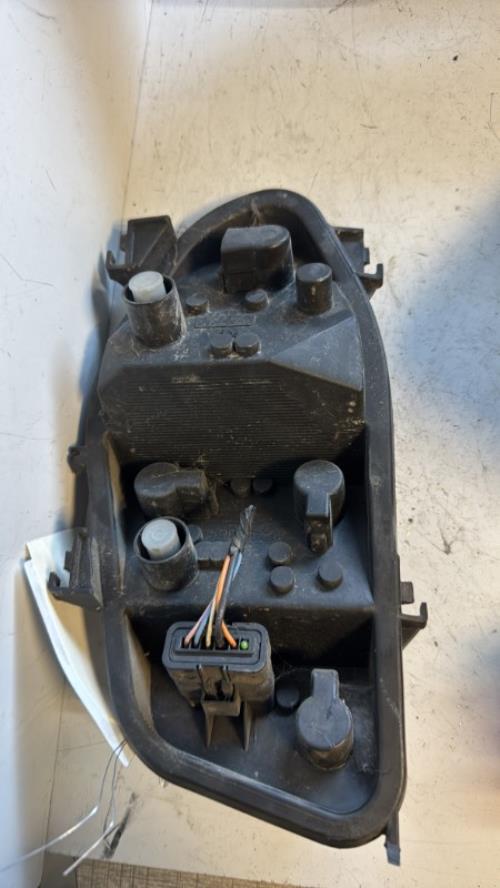 Platine feu arriere droit RENAULT CLIO 3 PHASE 1 Diesel image 3