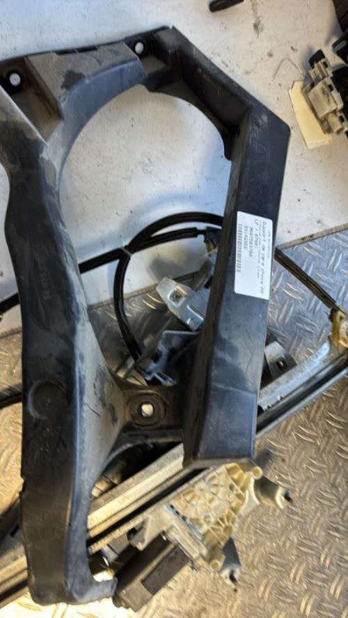 Support de pare chocs arriere CITROEN DS5 PHASE 1 Diesel image 1