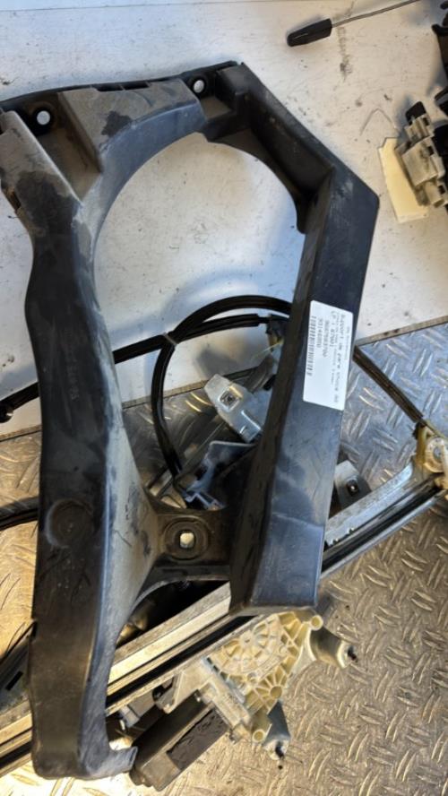 Support de pare chocs arriere CITROEN DS5 PHASE 1 Diesel image 3