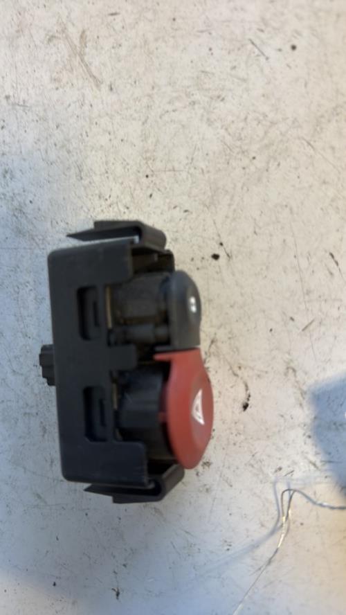 Bouton de warning RENAULT MODUS PHASE 1 Essence image 3