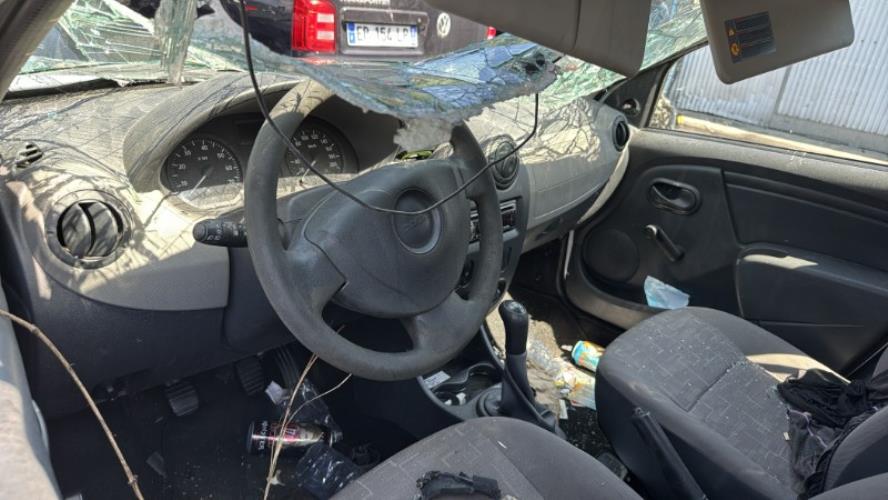 Pare choc arriere DACIA SANDERO 1 Essence image 7