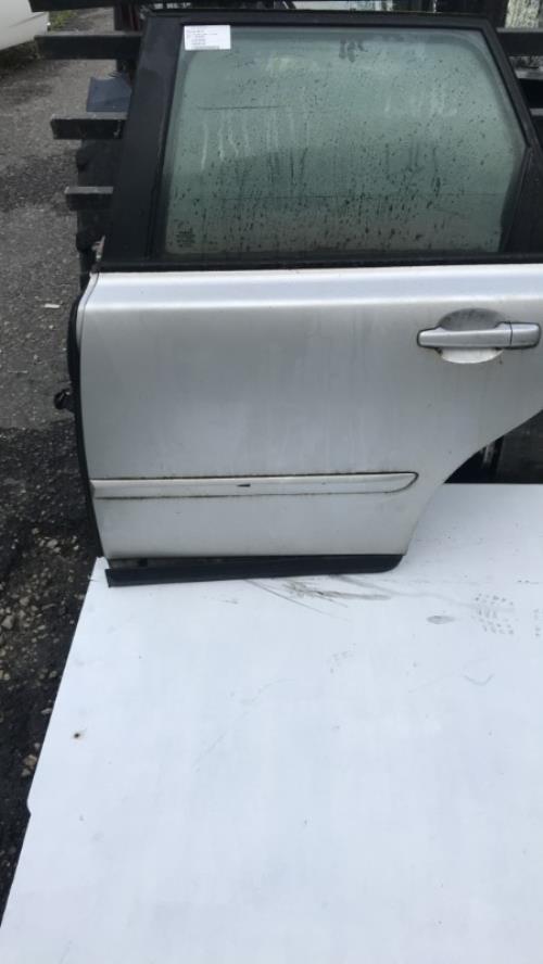 Porte arriere gauche VOLVO V 50 PHASE 1 BREAK Diesel image 2