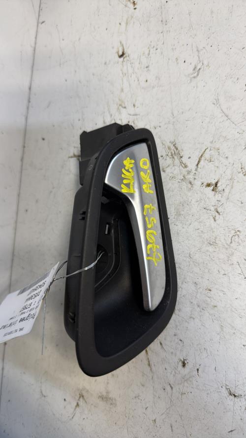 Poignee interieur arriere droit FORD KUGA 2 PHASE 1 Diesel image 3