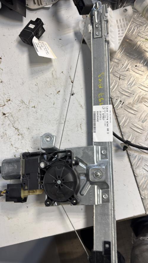 Leve vitre electrique arriere droit FORD KUGA 2 PHASE 1 Diesel image 3