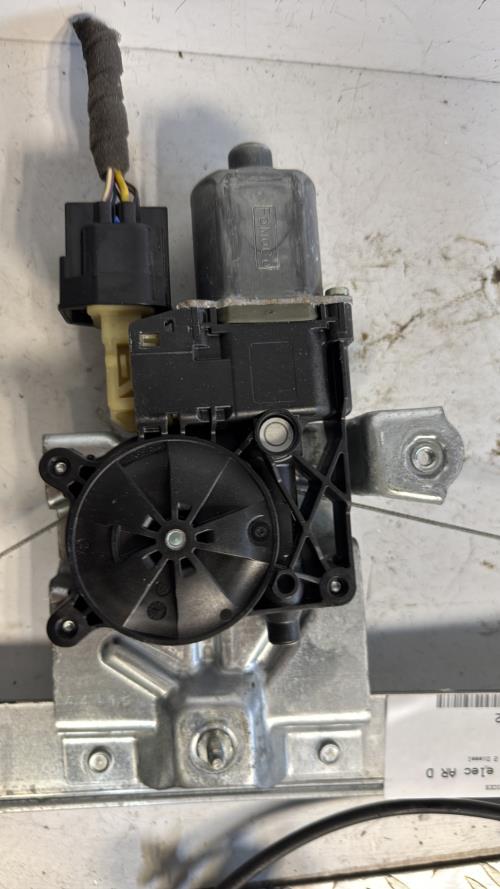 Leve vitre electrique arriere droit FORD KUGA 2 PHASE 1 Diesel image 5