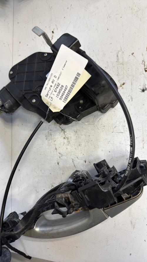 Serrure avant droit FORD FOCUS 2 PHASE 1 CABRIOLET Essence image 1