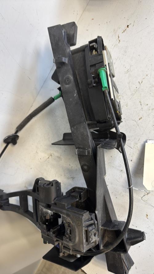 Serrure avant droit FORD KUGA 2 PHASE 1 Diesel image 3