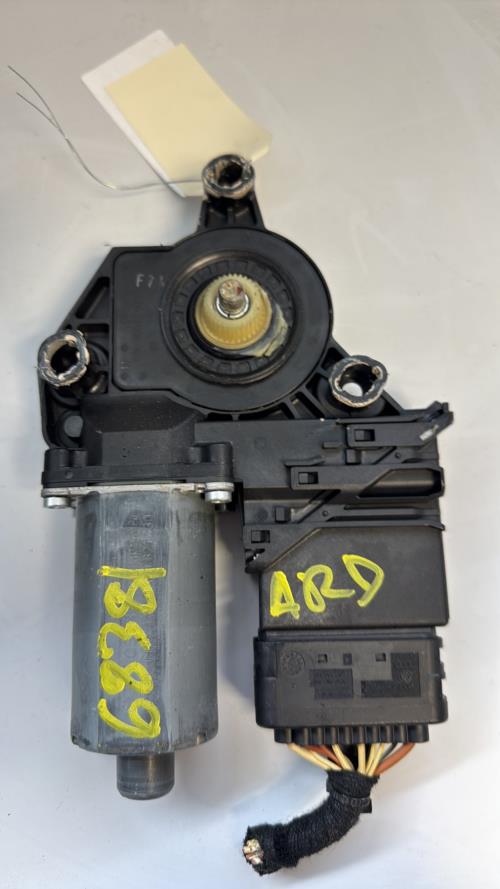 Moteur leve vitre arriere droit VOLKSWAGEN GOLF 5 Diesel image 3