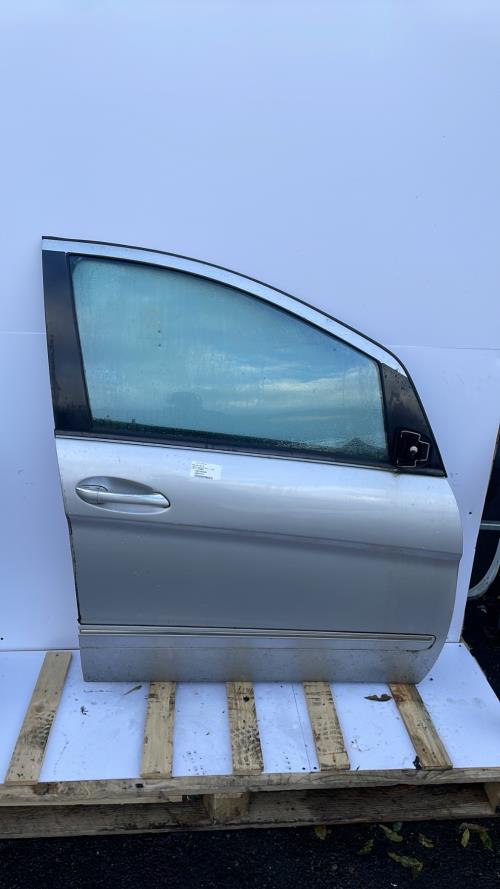 Porte avant droit MERCEDES CLASSE B 245 PHASE 1 Diesel image 2