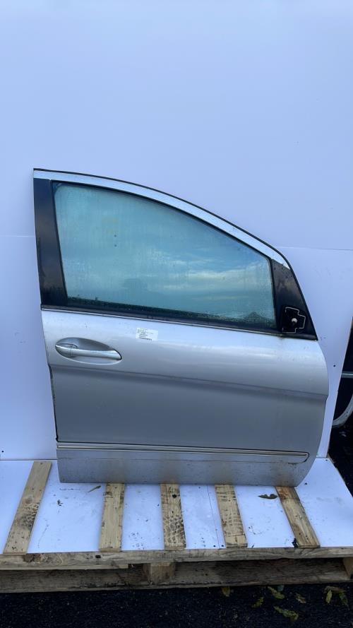Porte avant droit MERCEDES CLASSE B 245 PHASE 1 Diesel image 3