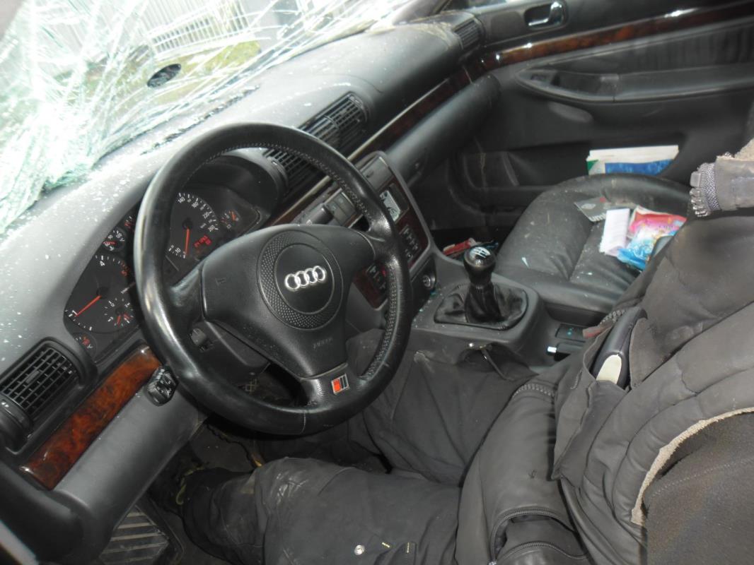 Retroviseur droit AUDI A4 1 PHASE 1 Diesel image 4