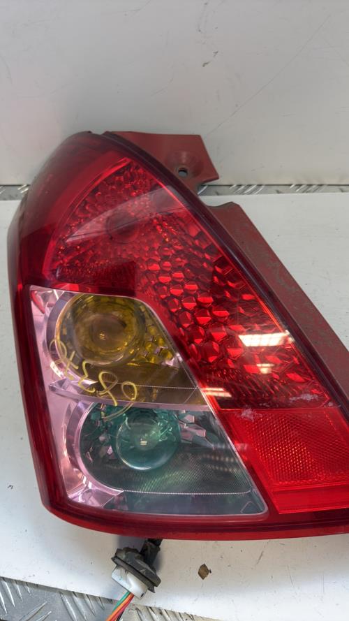 Feu arriere principal gauche (feux) SUZUKI SWIFT 3 Diesel image 2