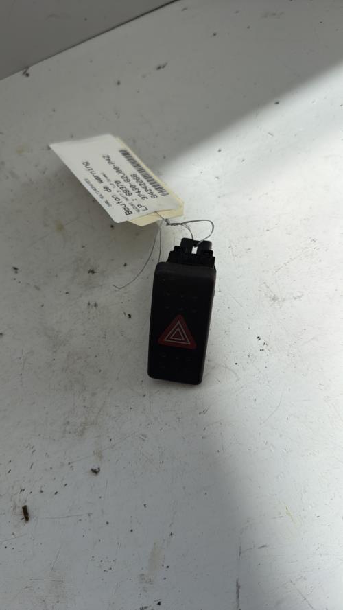 Bouton de warning SUZUKI SWIFT 3 Diesel image 2