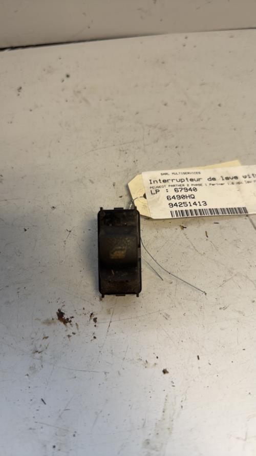 Interrupteur de leve vitre avant droit PEUGEOT PARTNER 2 PHASE 1 Diesel image 1
