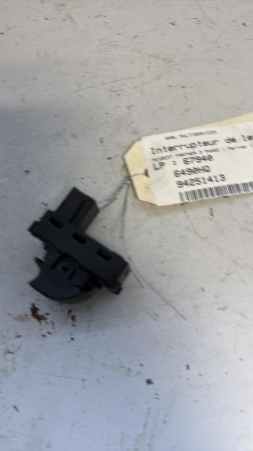 Interrupteur de leve vitre avant droit PEUGEOT PARTNER 2 PHASE 1 Diesel image 2