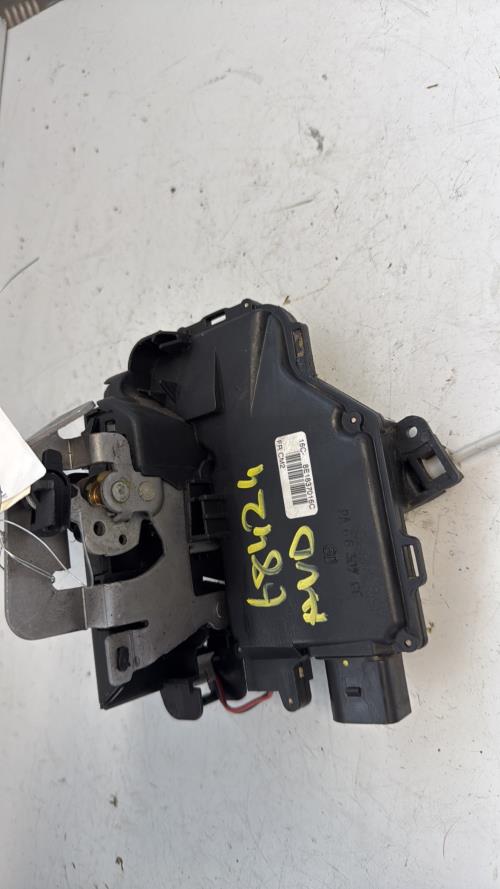Serrure avant droit AUDI A4 2 AVANT PHASE 1 BREAK Diesel image 1