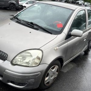 Poignee porte avant droit TOYOTA YARIS 1 PHASE 2 Diesel image 5