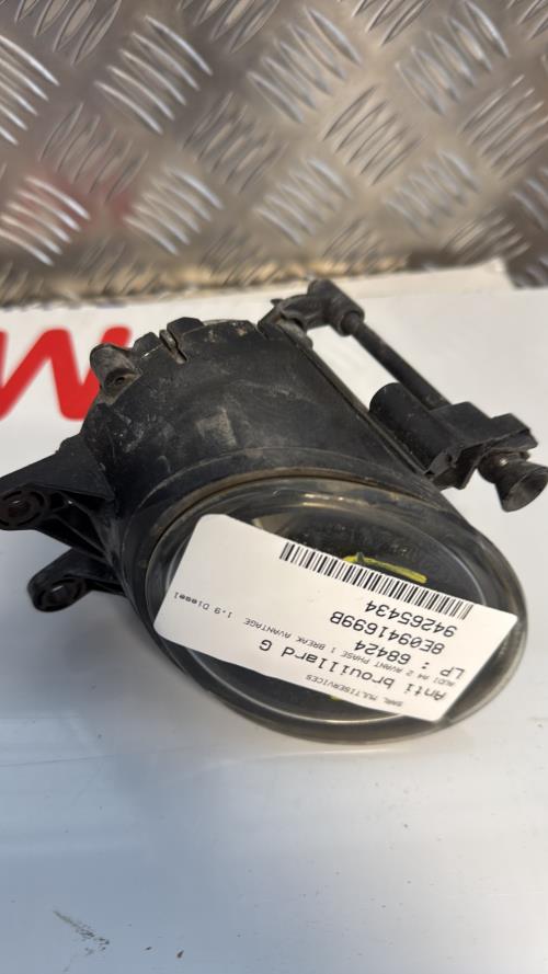 Anti brouillard gauche (feux) AUDI A4 2 AVANT PHASE 1 BREAK Diesel image 1