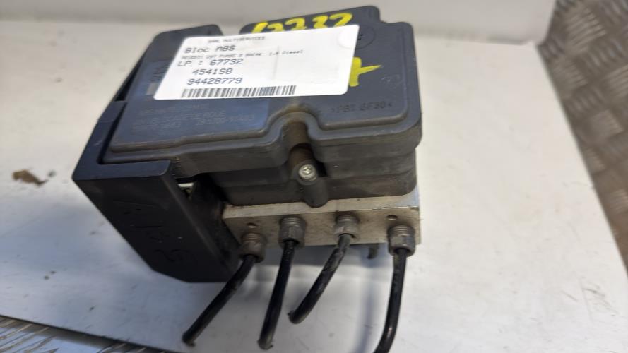 Bloc ABS (freins anti-blocage) PEUGEOT 207 PHASE 2 BREAK Diesel image 2