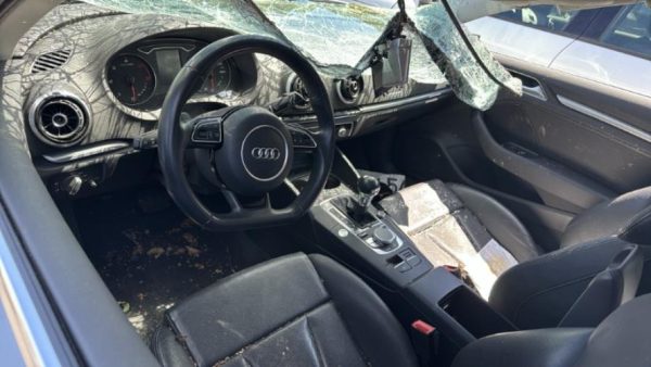 Serrure avant gauche AUDI A3 3 PHASE 1 Diesel image 5