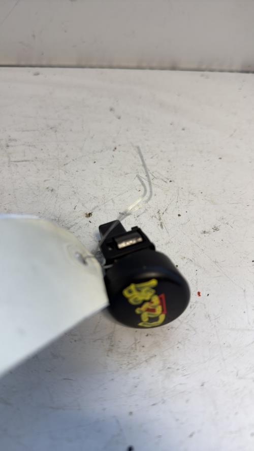 Bouton de warning NISSAN JUKE 1 PHASE 2 Essence image 2