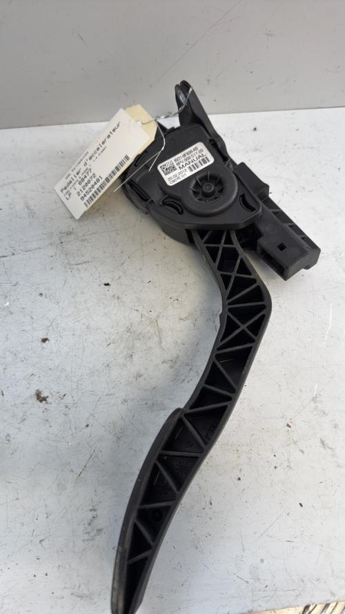 Pedalier d'accelerateur FORD FIESTA 6 PHASE 1 Diesel image 1