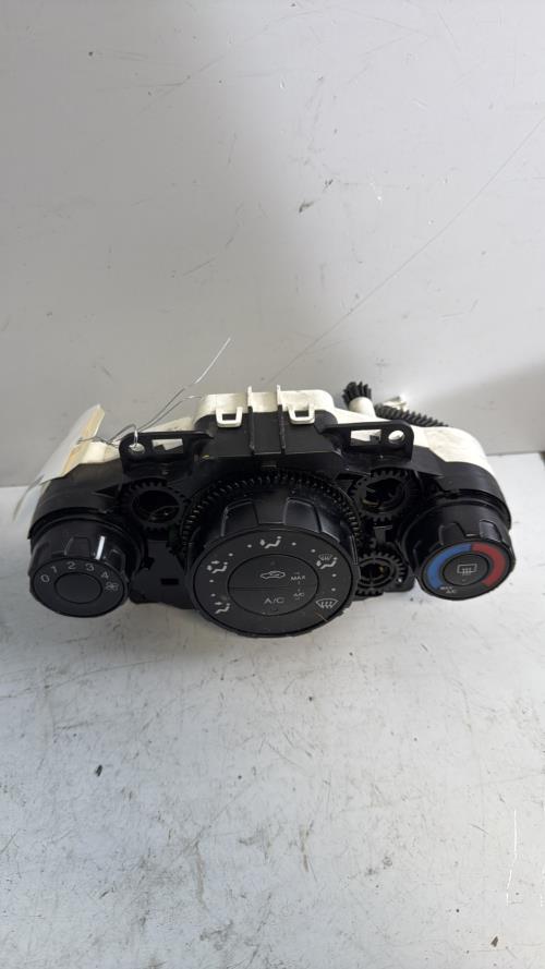 Commande chauffage FORD FIESTA 6 PHASE 1 Diesel image 1