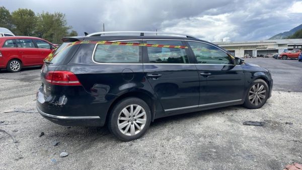 Plage arriere VOLKSWAGEN PASSAT 6 BREAK Diesel image 5